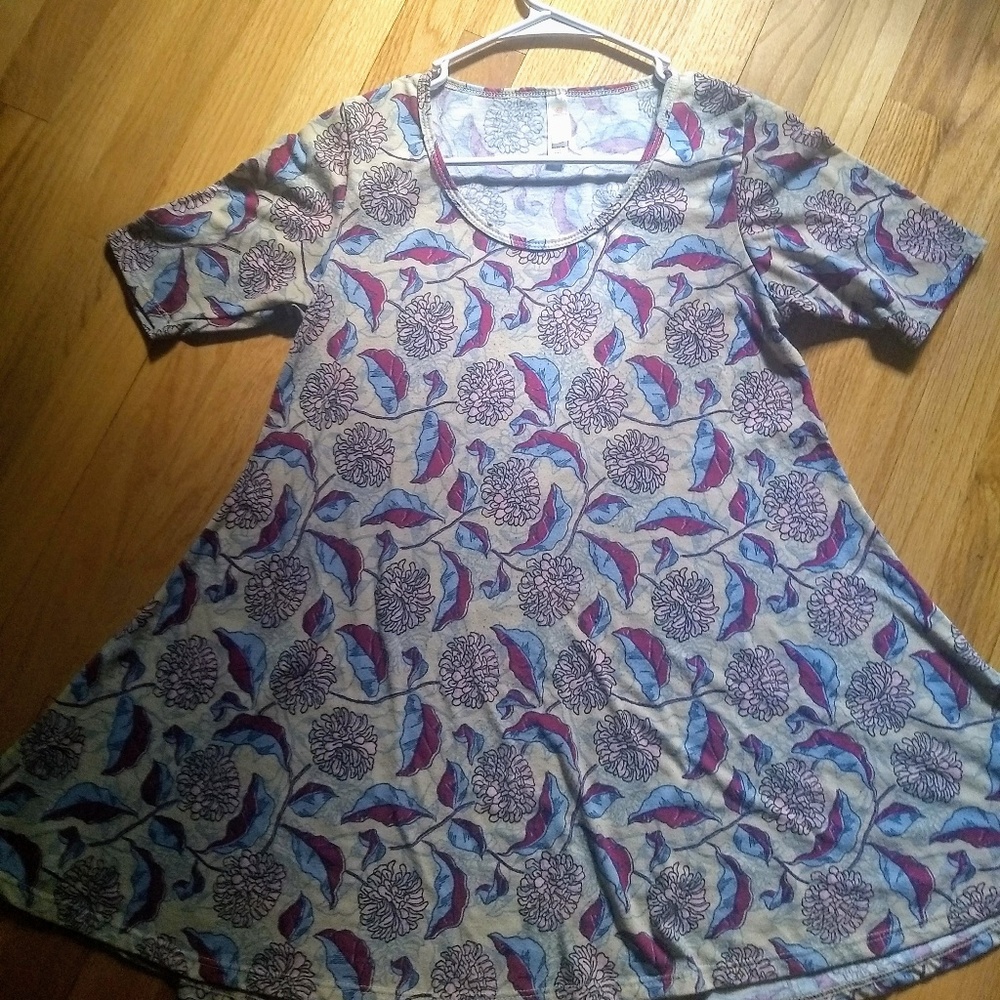Lularoe Classic Tee